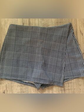 Black & White Plaid Mini Skort